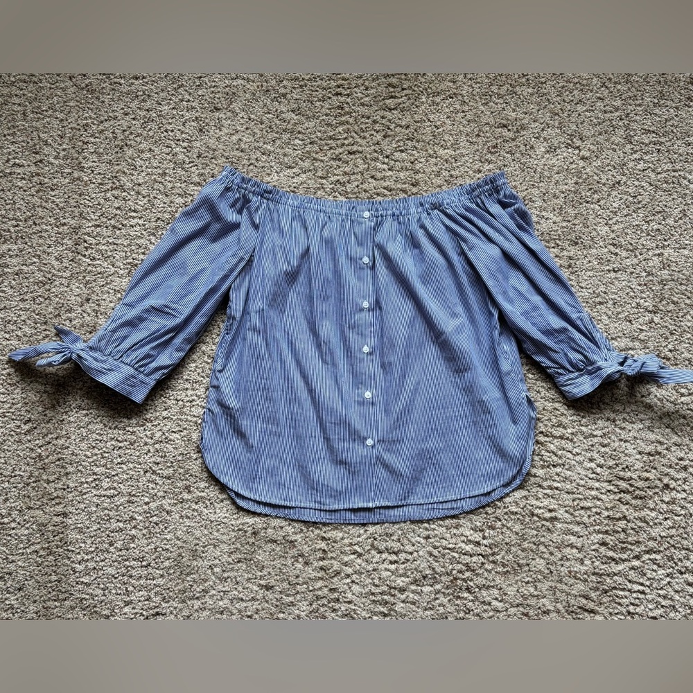 Off-the-Shoulder Striped Button-Up Blouse Women’s size M